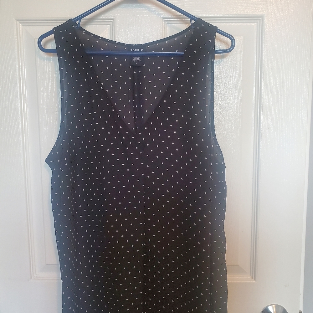 Sleeveless V-Neck blouse